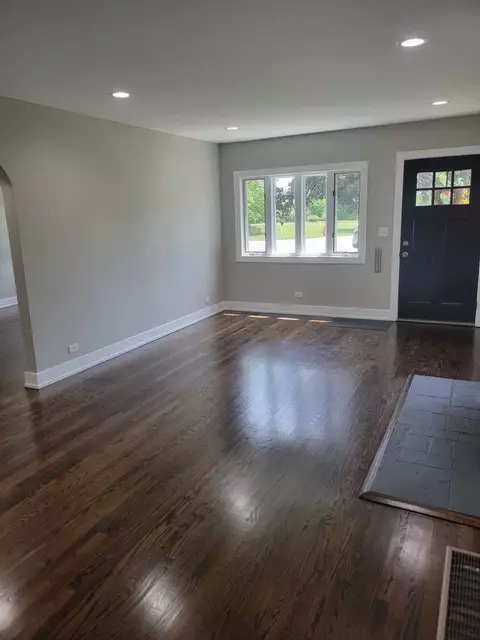 1826 E River Dr, Des Plaines, IL 60018 photo 10
