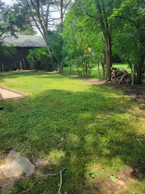 1826 E River Dr, Des Plaines, IL 60018 photo 17