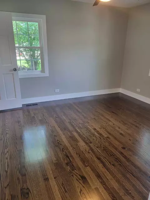 1826 E River Dr, Des Plaines, IL 60018 photo 9