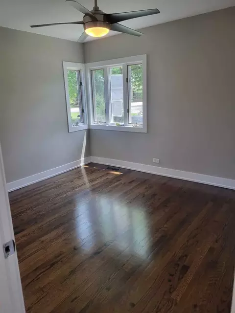 1826 E River Dr, Des Plaines, IL 60018 photo 8