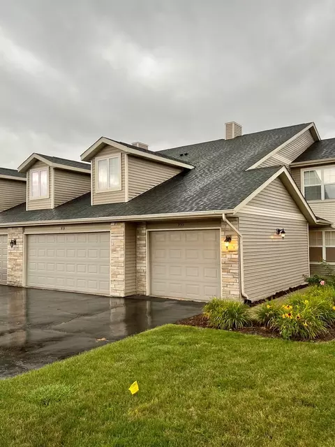 953 Penny Ln #953, Sycamore, IL 60178
