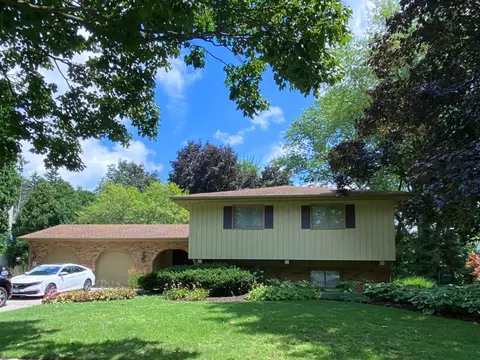 514 Post Rd, Saint Charles, IL 60174
