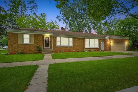 4120 Cleveland St, Skokie, IL 60076