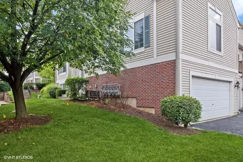 109 Enclave Cir #A, Bolingbrook, IL 60440 photo 17