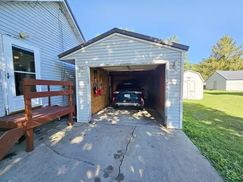309 S Cherry St, Morrison, IL 61270 photo 4