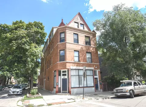 2075 N Oakley Ave #3R, Chicago, IL 60647