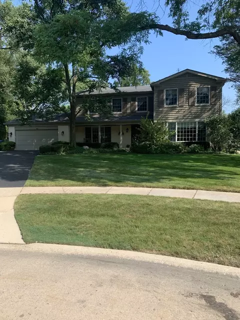 40 Standish Dr, Deerfield, IL 60015