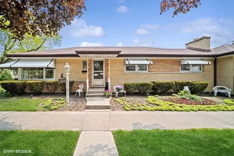 7655 Le Claire Ave, Skokie, IL 60077