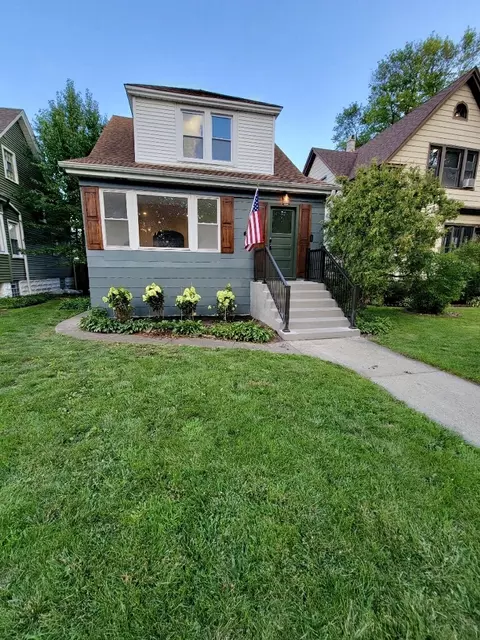 5021 W Hutchinson St, Chicago, IL 60641