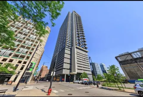 235 W Van Buren St #P335, Chicago, IL 60607