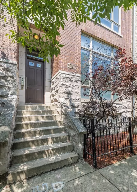 618 N May St #A, Chicago, IL 60642