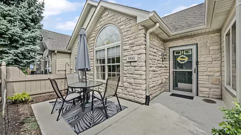 1906 Timbers Edge Cir, Joliet, IL 60431