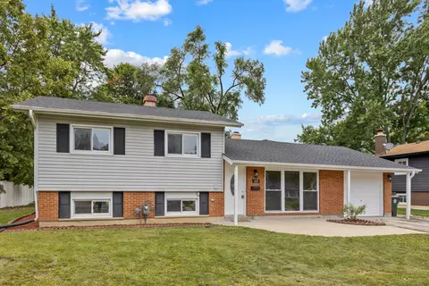 420 Ashland St, Hoffman Estates, IL 60169