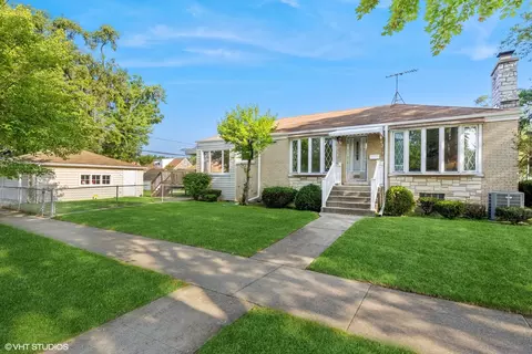2258 S 5th Ave, North Riverside, IL 60546