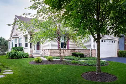 1176 Drury Ln, Aurora, IL 60502