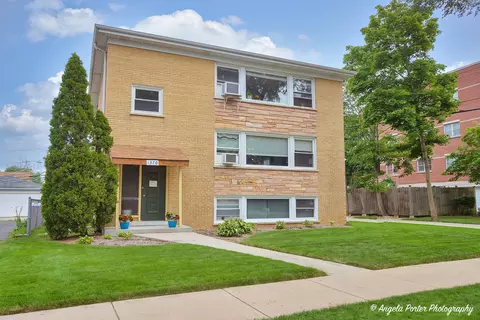 1370 Harding Ave, Des Plaines, IL 60016