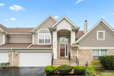 2712 Old Woods Trl, Plainfield, IL 60586