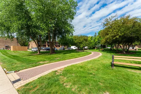 1310 Kenneth Cir #1310, Elgin, IL 60120 photo 20