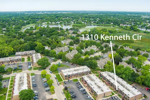 1310 Kenneth Cir #1310, Elgin, IL 60120 photo 4