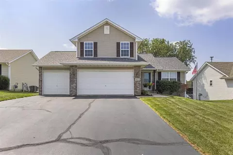 3025 Stralow Ln, Machesney Park, IL 61115