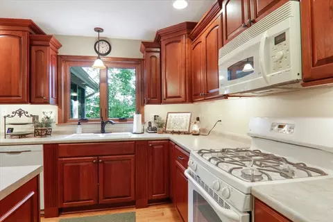 21 Bent Tree Ln, Towanda, IL 61776 photo 15