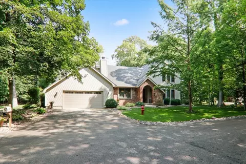 21 Bent Tree Ln, Towanda, IL 61776