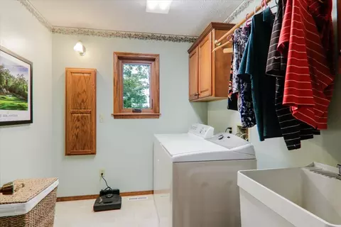 21 Bent Tree Ln, Towanda, IL 61776 photo 11