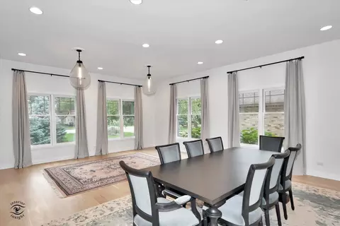 9 S753 Circle Ave, Willowbrook, IL 60527 photo 5