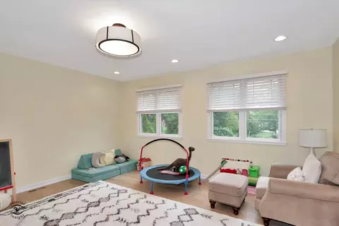 9 S753 Circle Ave, Willowbrook, IL 60527 photo 15