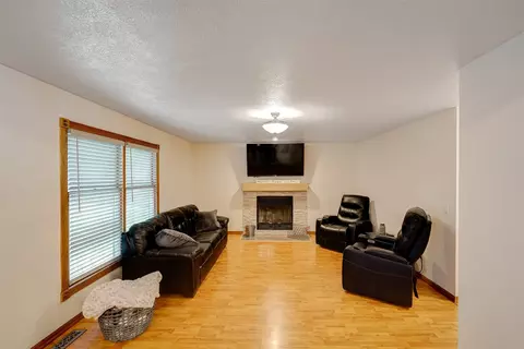 22 Edgewood Ct, Bloomington, IL 61701 photo 19