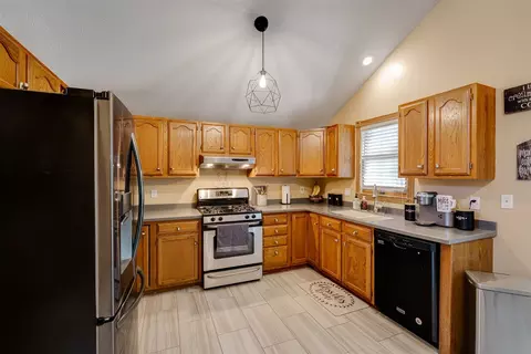 22 Edgewood Ct, Bloomington, IL 61701 photo 15