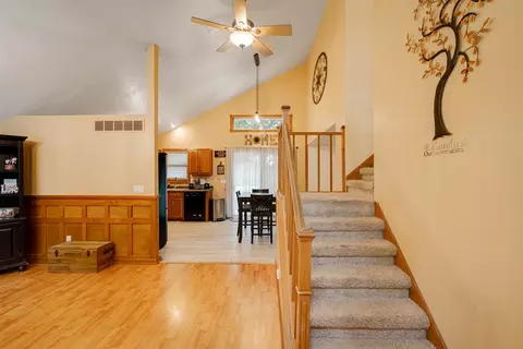 22 Edgewood Ct, Bloomington, IL 61701 photo 6