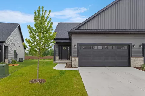 3 Prairie Trl, Monticello, IL 61856