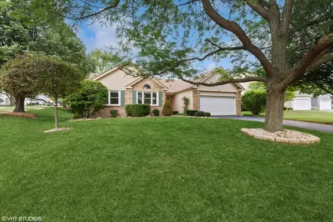 3320 Walnut Ln, Mchenry, IL 60051