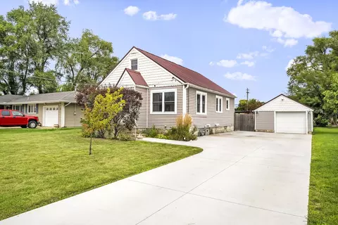 30 E 3rd St, Coal City, IL 60416