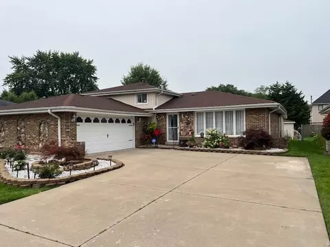 9208 Moody Ave, Oak Lawn, IL 60453