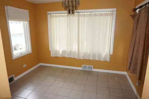 10357 W Ames Ave, Beach Park, IL 60099 photo 8