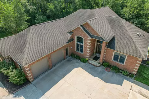 23401 Holly Rd, Sterling, IL 61081