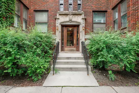 6805 N Greenview Ave #3, Chicago, IL 60626