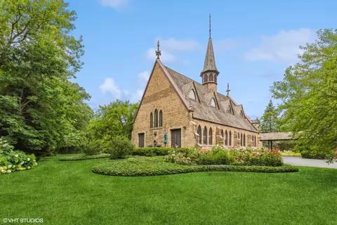 539 N Mayflower Rd, Lake Forest, IL 60045