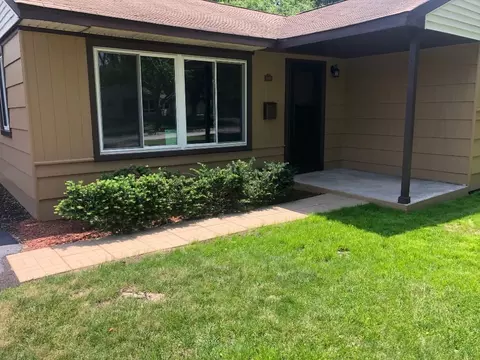 2902 Dove St, Rolling Meadows, IL 60008 photo 2