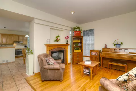 7 Valley Dr, Oakwood Hills, IL 60013 photo 4