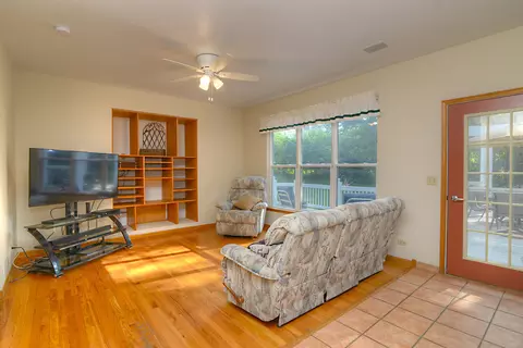 7 Valley Dr, Oakwood Hills, IL 60013 photo 10