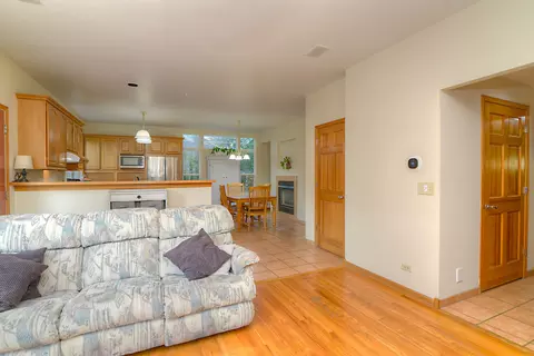 7 Valley Dr, Oakwood Hills, IL 60013 photo 11