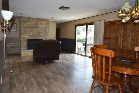 103 W 8th St, Gridley, IL 61744 photo 2