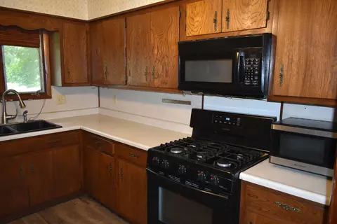 103 W 8th St, Gridley, IL 61744 photo 7