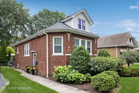 629 S Wisconsin Ave, Villa Park, IL 60181