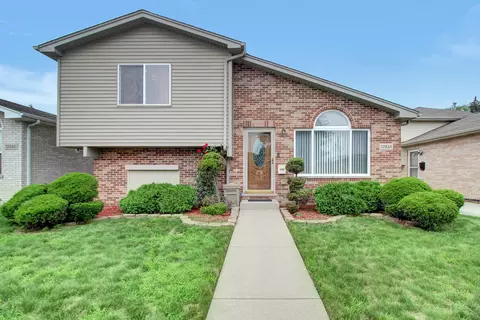 12834 S Aberdeen St, Calumet Park, IL 60827