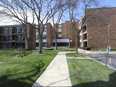 3504 Lakeview Dr #405, Hazel Crest, IL 60429