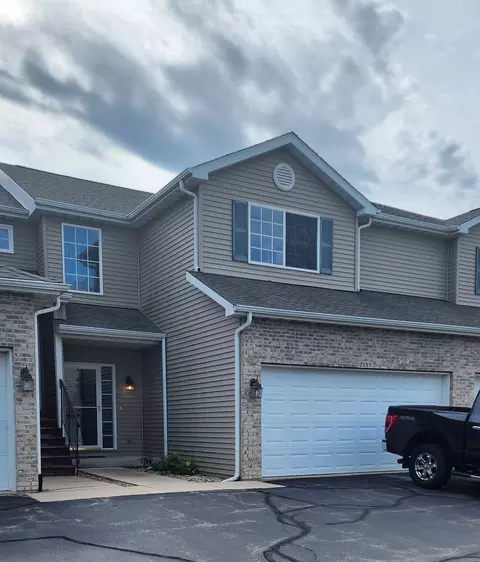 2157 Derby Ln, Belvidere, IL 61008